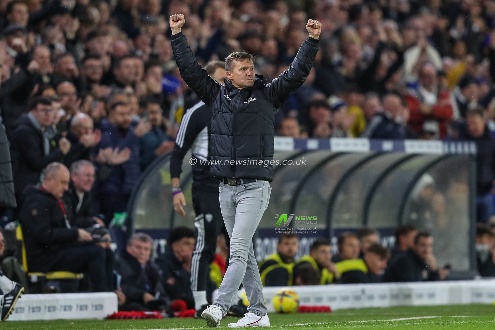 Jesse Marsch manager of Leeds United celebrates his teams win after the Premier League match Leeds United vs Bournemouth at Elland Road, Leeds, United Kingdom, 5th November 2022

(Photo by Gareth Evans/News Images)