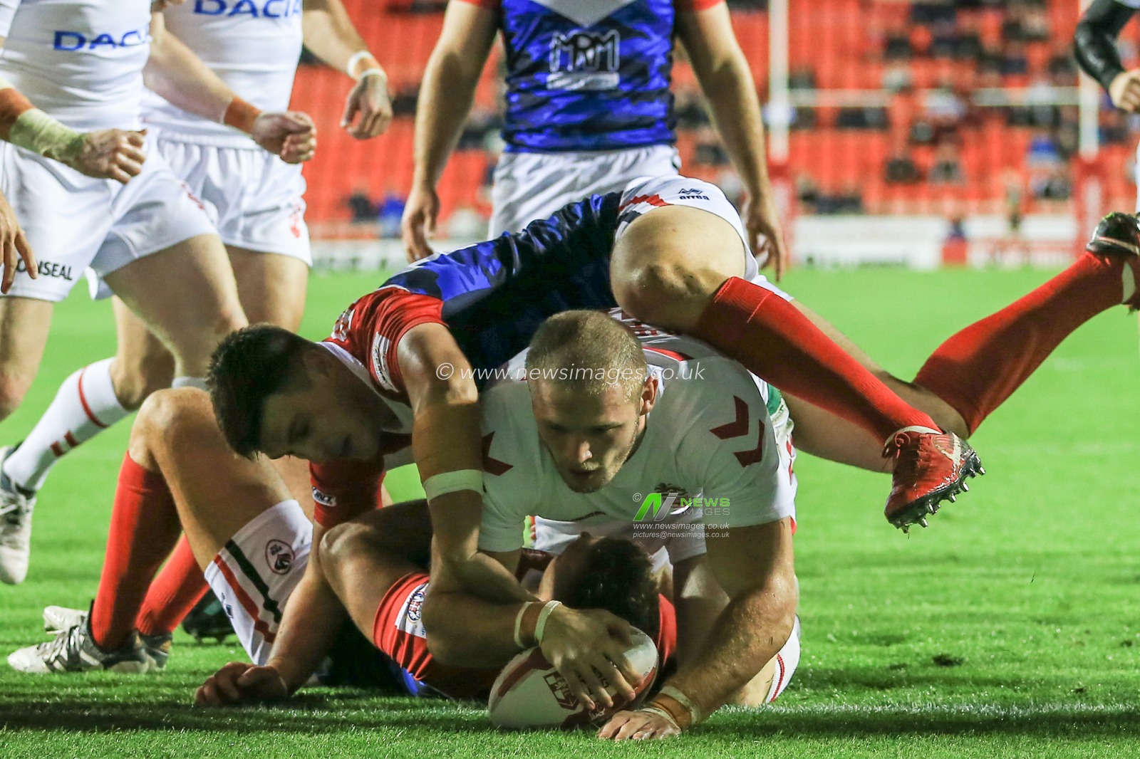 17th October 2018 , Leigh Sports Village,  Leigh, England;  Rugby League International, England v France ;  Tom Burgess of England  goes over for a try



Credit:   Mark Cosgrove/News Images