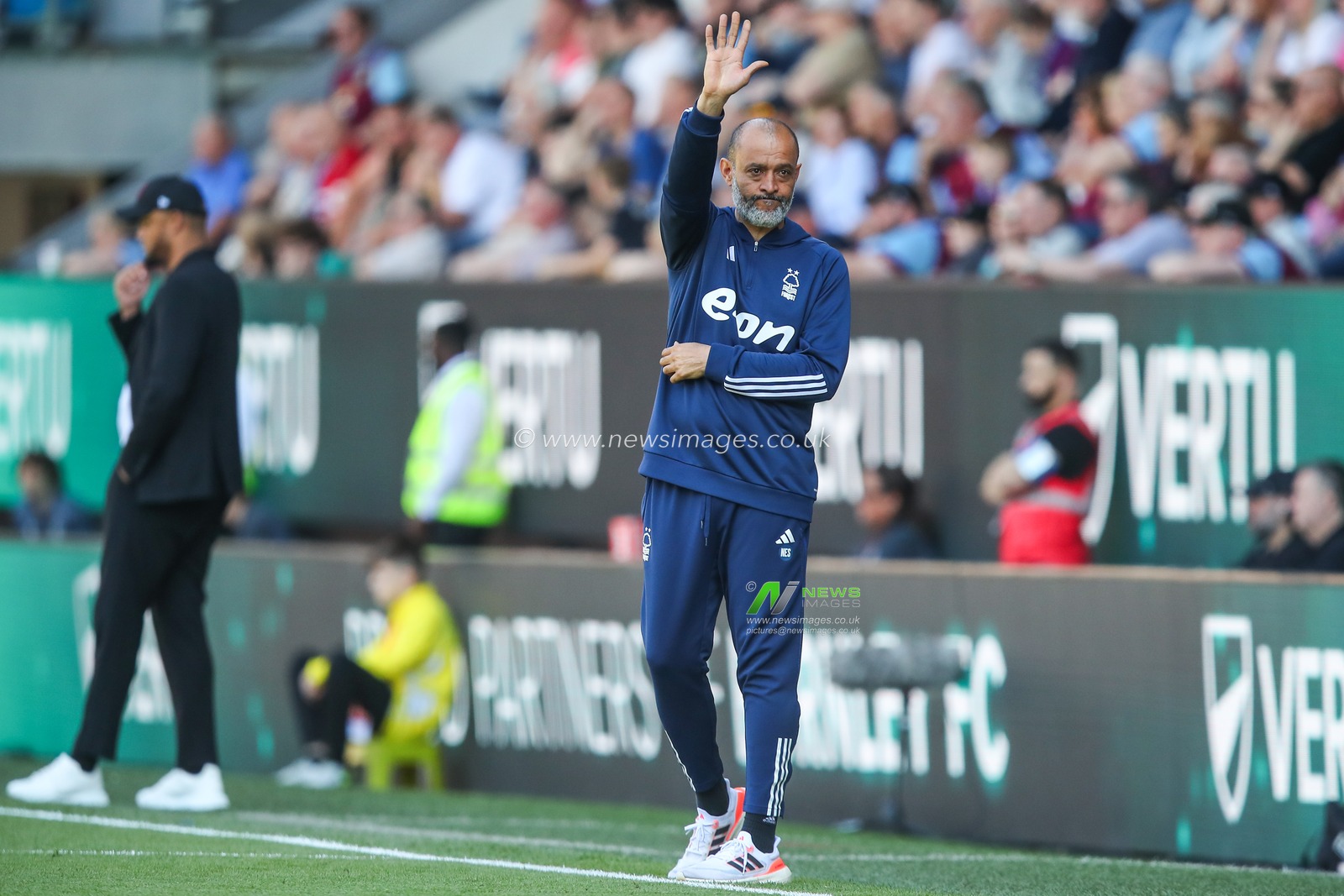 Nuno EspÃ­rito Santo manager of Nottingham Forest waves to the travelling fans during the Premier League match Burnley vs Nottingham Forest at Turf Moor, Burnley, United Kingdom, 19th May 2024

(Photo by Gareth Evans/News Images)