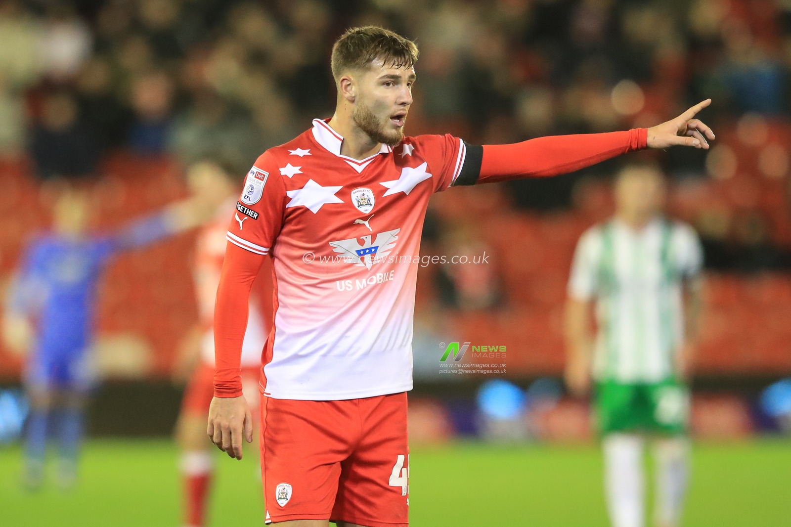 John Mcatee #45 of Barnsley gives his team instructions during the Sky Bet League 1 match Barnsley vs Wycombe Wanderers at Oakwell, Barnsley, United Kingdom, 28th November 2023

(Photo by Alfie Cosgrove/News Images)