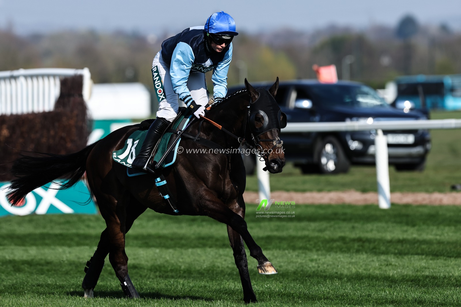 Master Templar ridden by Gina Andrews leads in the Randox Foxhunters' Open Hunters' Chase during the Randox Grand National 2025 Day 1 Opening Day at Aintree Racecourse, Liverpool, United Kingdom, 3rd April 2025

(Photo by Mark Cosgrove/News Images)