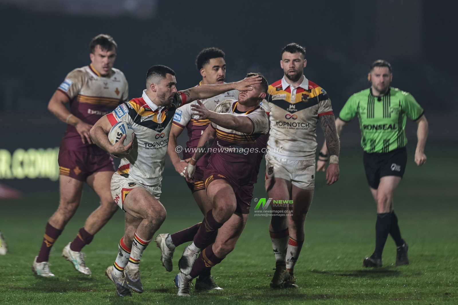 Caleb Aekins of Bradford Bulls hands-off Olly Russell of Huddersfield Giants as he breaks with the ball during the Betfred Super League Round 5 match Bradford Bulls vs Huddersfield Giants at Odsal Stadium, Bradford, United Kingdom on 20 March 2026

(Photo by Mark Cosgrove/News Images)