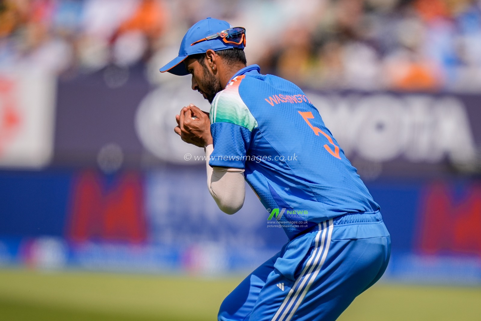 Washington Sundar of India takes a catch to dismiss Jofra Archer of England during the 1st Metro Bank ODI match England vs India at Edgbaston, Birmingham, United Kingdom on 14 July 2026

(Photo by Maynard Manyowa/News Images)