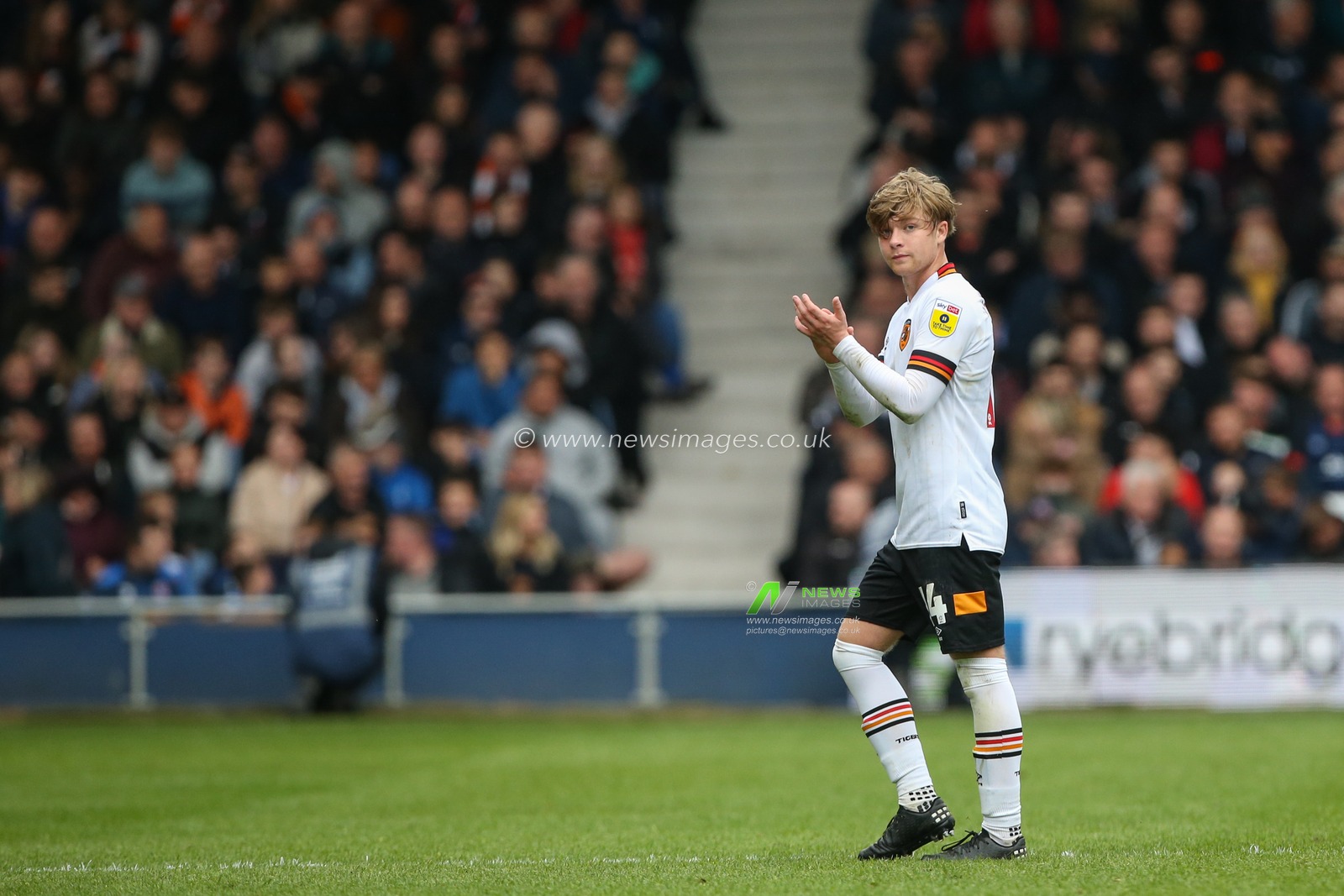 Harry Vaughan #14 of Hull City acknowledges the fans during the Sky Bet Championship match Luton Town vs Hull City at Kenilworth Road, Luton, United Kingdom, 8th May 2023

(Photo by Arron Gent/News Images)