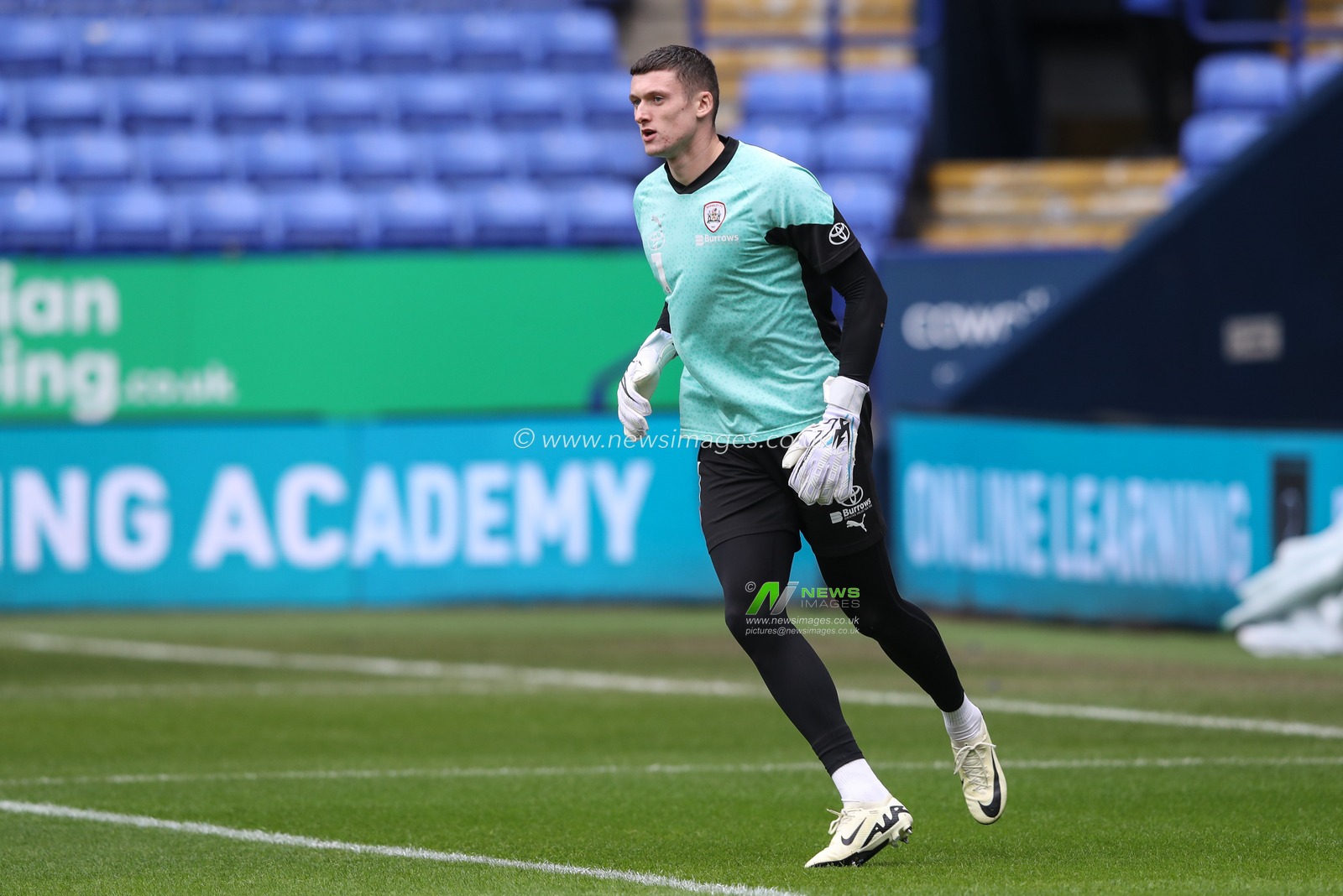 Liam Roberts of Barnsley in the pregame warmup session during the Sky Bet League 1 match Bolton Wanderers vs Barnsley at Toughsheet Community Stadium, Bolton, United Kingdom, 3rd February 2024

(Photo by Alfie Cosgrove/News Images)