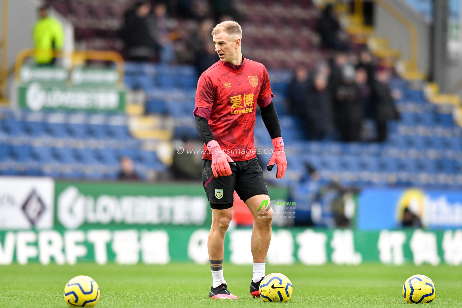 2nd February 2020, Turf Moor, Burnley, England; Premier League, Burnley v Arsenal : Joe Hart (20) of Burnley warming up