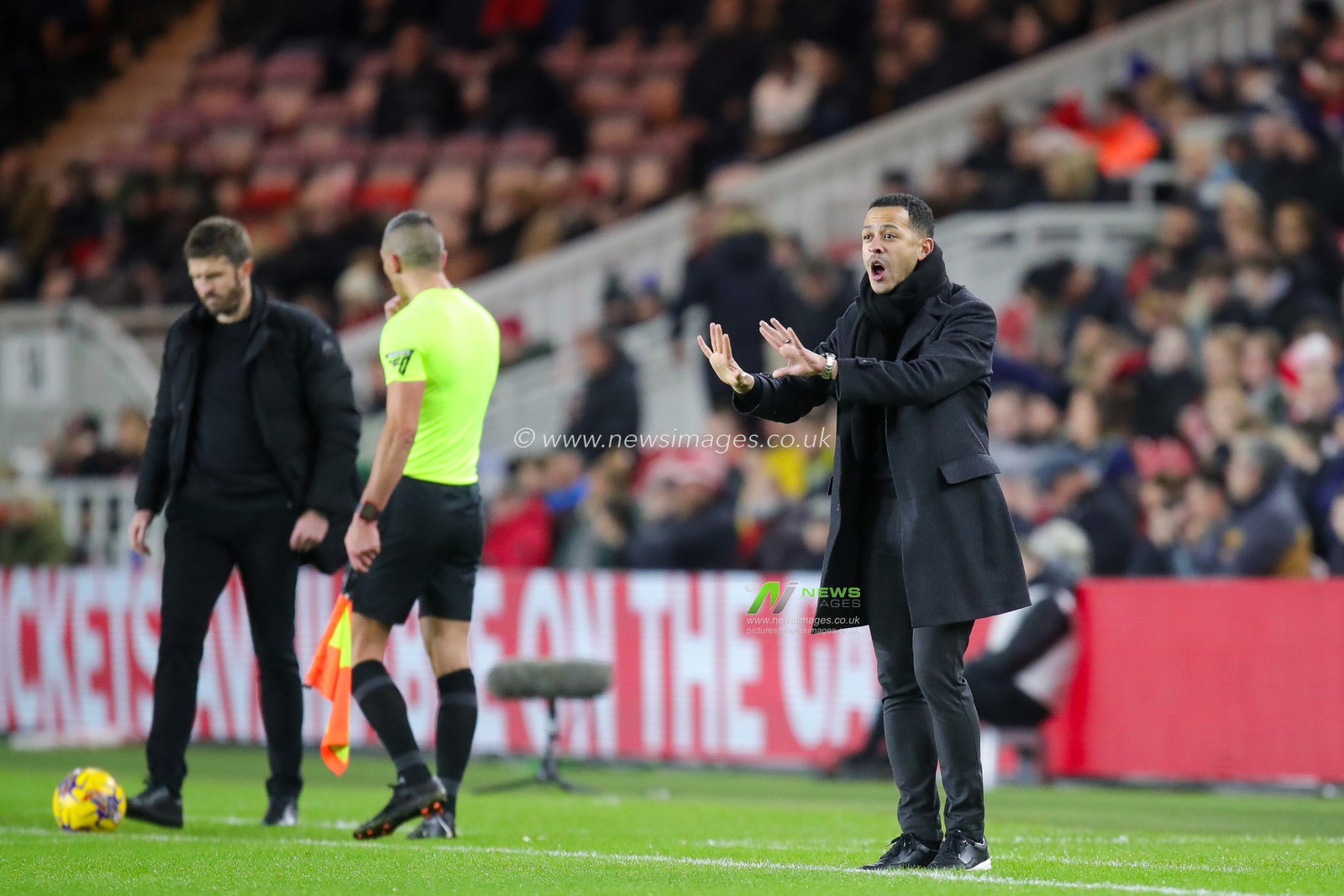Liam Rosenior manager of Hull City gestures and reacts during the Sky Bet Championship match Middlesbrough vs Hull City at Riverside Stadium, Middlesbrough, United Kingdom, 13th December 2023

(Photo by James Heaton/News Images)