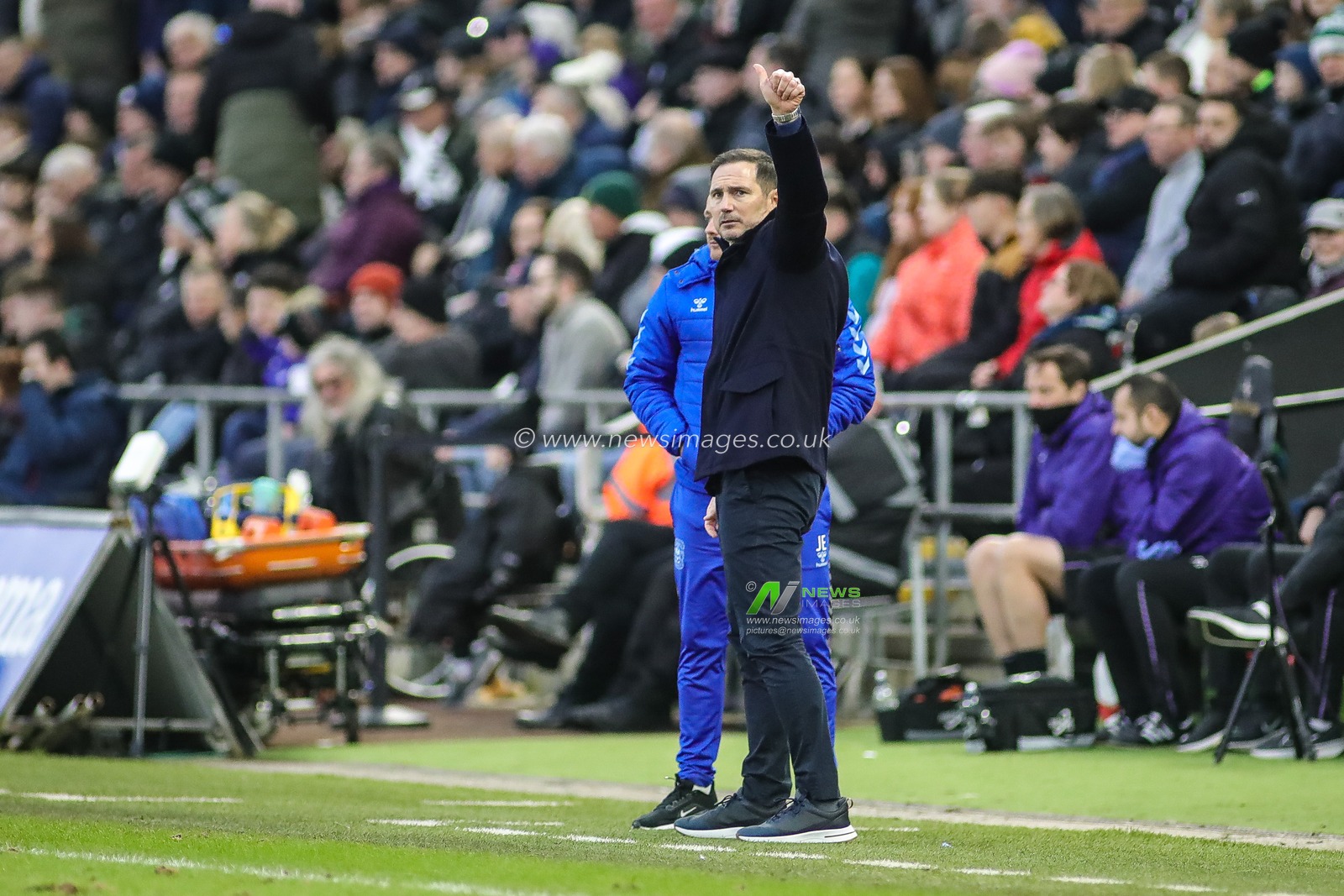 Coventry City Head Coach Frank Lampard during the Sky Bet Championship match Swansea City vs Coventry City at Swansea.com Stadium, Swansea, United Kingdom, 1st February 2025

(Photo by Andrew Lewis/News Images)