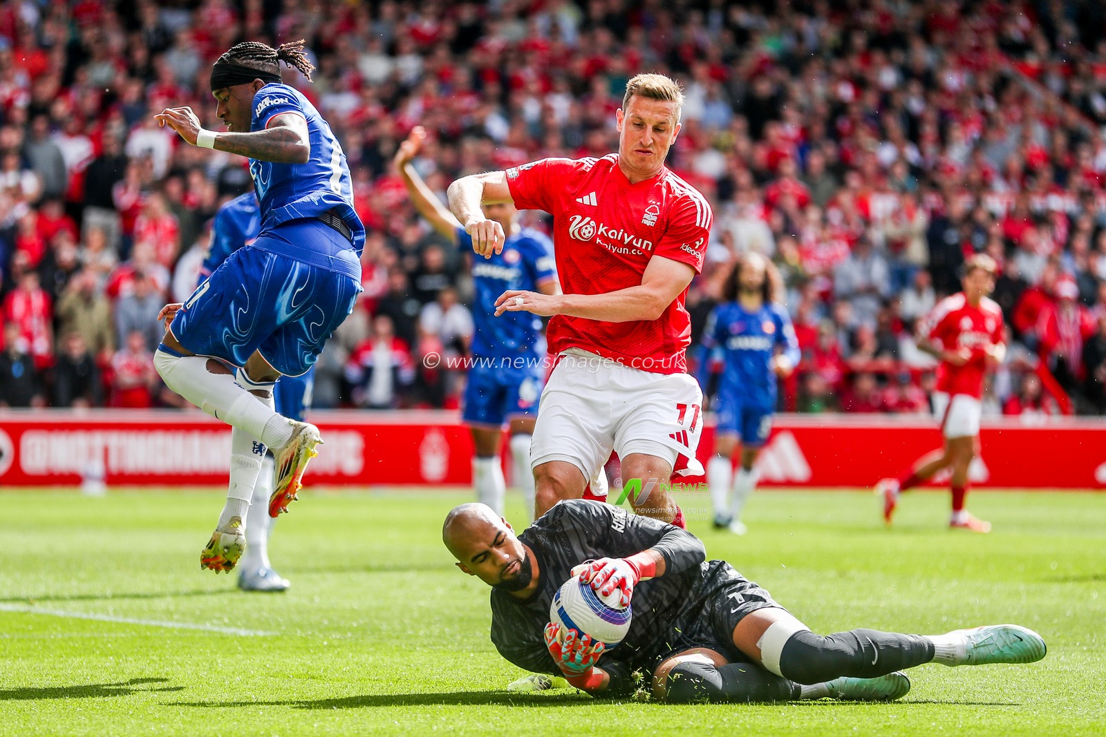 Robert Sanchez of Chelsea makes a save during the Premier League match Nottingham Forest vs Chelsea at City Ground, Nottingham, United Kingdom, 25th May 2025

(Photo by Izzy Poles/News Images)