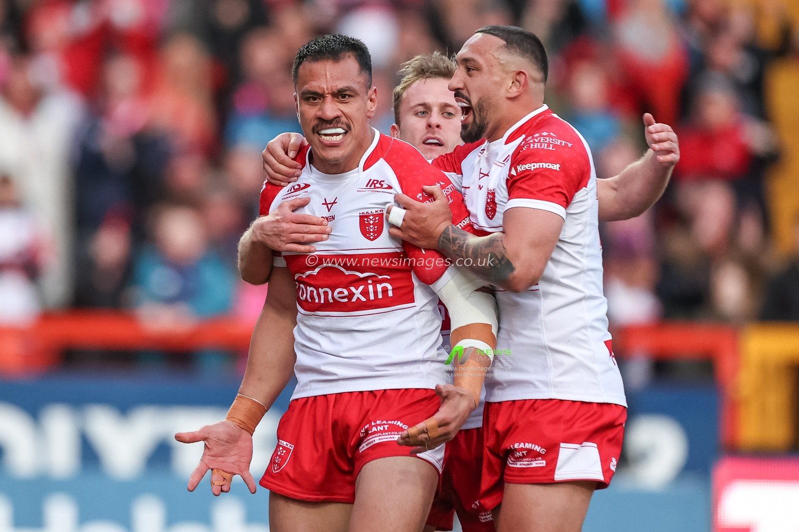 Sauaso Sue of Hull KR celebrates his try to make it 4-0 with team mates during the Betfred Super League Round 9 match Hull KR vs Wigan Warriors at Sewell Group Craven Park, Kingston upon Hull, United Kingdom, 26th April 2024

(Photo by Mark Cosgrove/News Images)