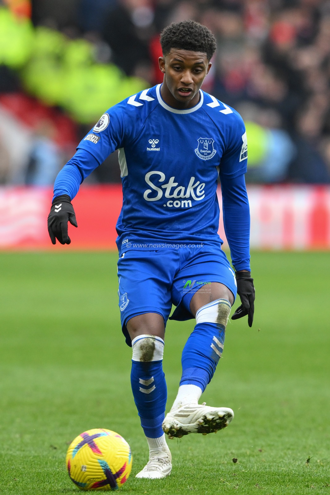 Demarai Gray #11 of Everton passes the ball during the Premier League match Nottingham Forest vs Everton at City Ground, Nottingham, United Kingdom, 4th March 2023

(Photo by Craig Thomas/News Images)