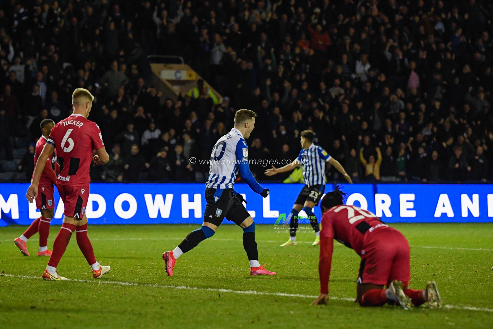 Florian Kamberi #20 of Sheffield Wednesday celebrates scoring a goal to make it 1-1