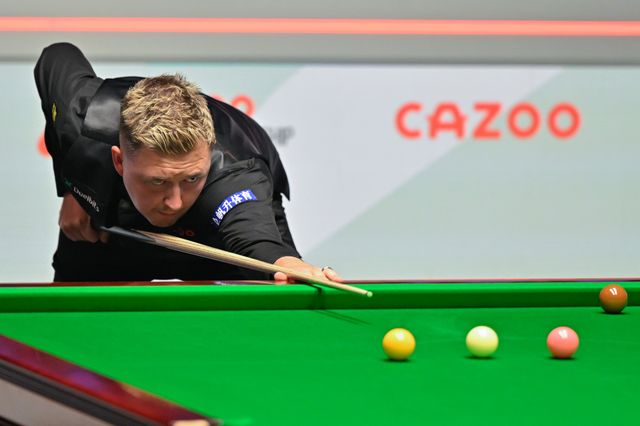 Kyren Wilson takes a shot, during the Cazoo World Championships 2024 Final at Crucible Theatre, Sheffield, United Kingdom, 5th May 2024

(Photo by Cody Froggatt/News Images)