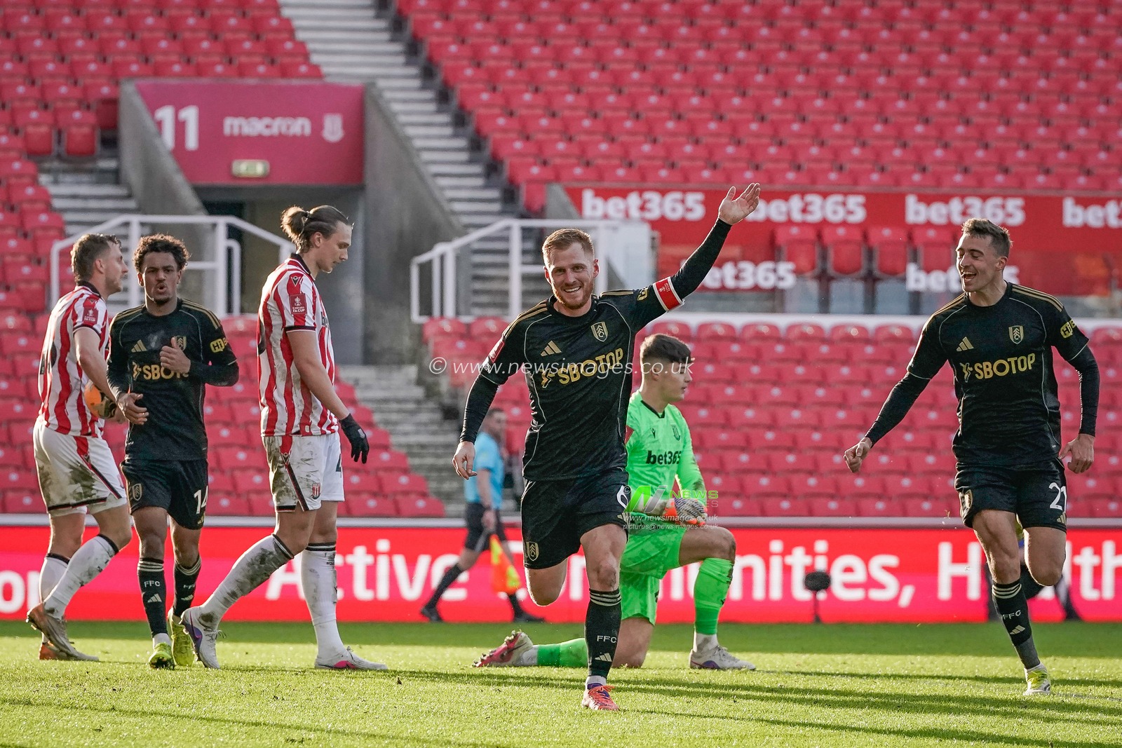 Harrison Reed of Fulham celebrates his goal to make it  1-2 during the Emirates FA Cup 4th Round  match Stoke City vs Fulham at Bet365 Stadium, Stoke On Trent, United Kingdom on 15 February 2026

(Photo by Maynard Manyowa/News Images)