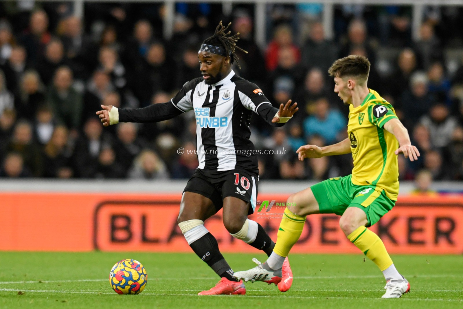 Allan Saint-Maximin #10 of Newcastle United in action during the game