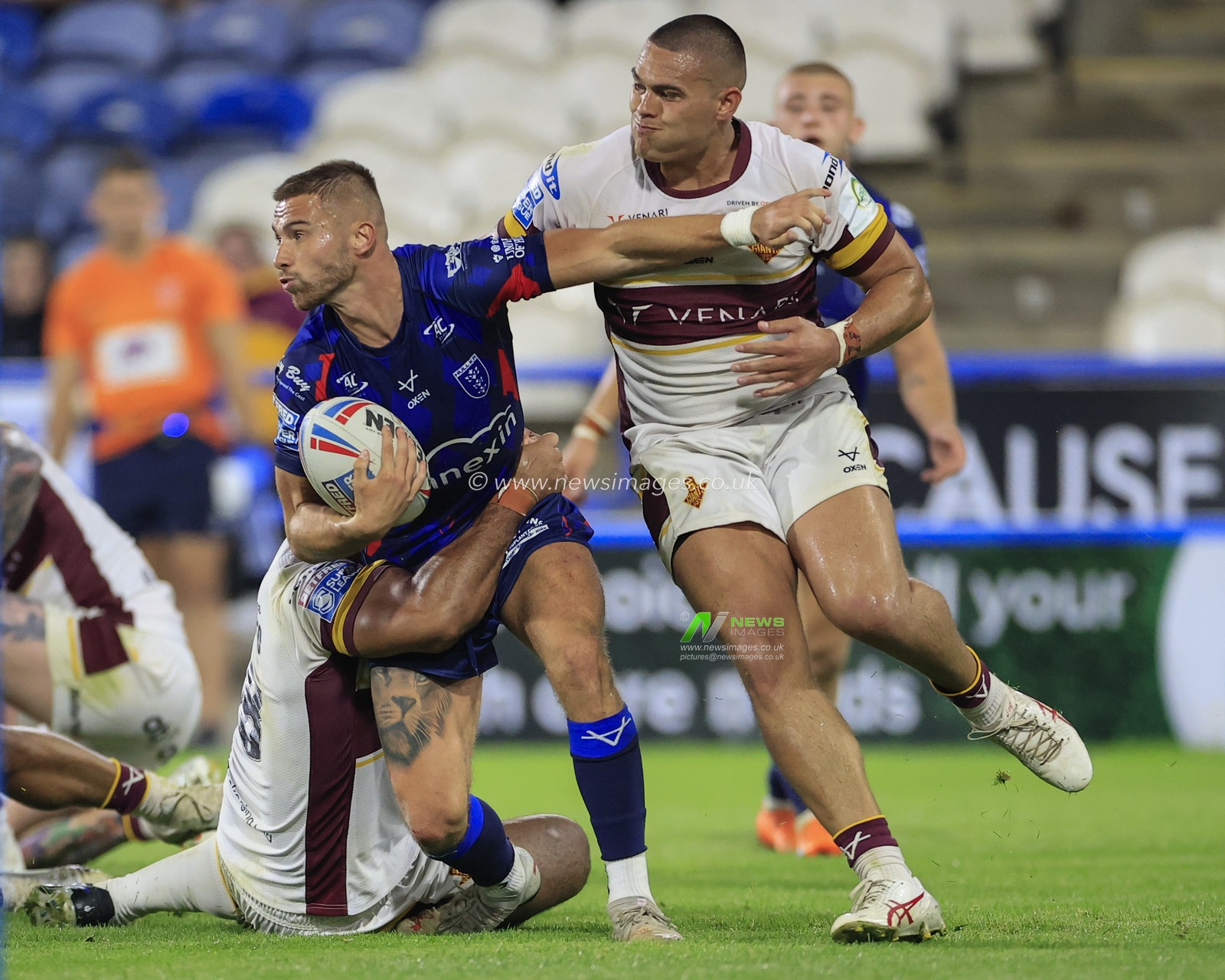 Jack Walker #34 of Hull KR tries to break clear  during the Betfred Super League Round 25 match Huddersfield Giants vs Hull KR at John Smith's Stadium, Huddersfield, United Kingdom, 8th September 2023

(Photo by Conor Molloy/News Images)