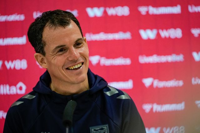 Regis Le Bris manager of Sunderland in the manager post-match press conference during the Premier League match Sunderland vs Crystal Palace at Stadium Of Light, Sunderland, United Kingdom, 17th January 2026

(Photo by Maynard Manyowa/News Images)
