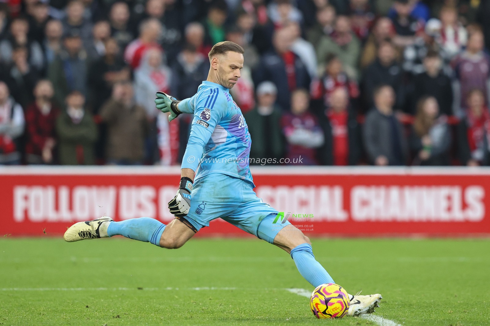 Matz Sels of Nottingham Forest takes a goal kick during the Premier League match Nottingham Forest vs Newcastle United at City Ground, Nottingham, United Kingdom, 10th November 2024

(Photo by Alfie Cosgrove/News Images)