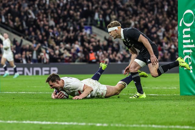 Fraser Dingwall of England goes over for a try during the Quilter Nations Series 2025 match England vs New Zealand at Allianz Stadium, Twickenham, United Kingdom, 15th November 2025

(Photo by Mark Cosgrove/News Images)

*** GER AUT SUI OUT ***