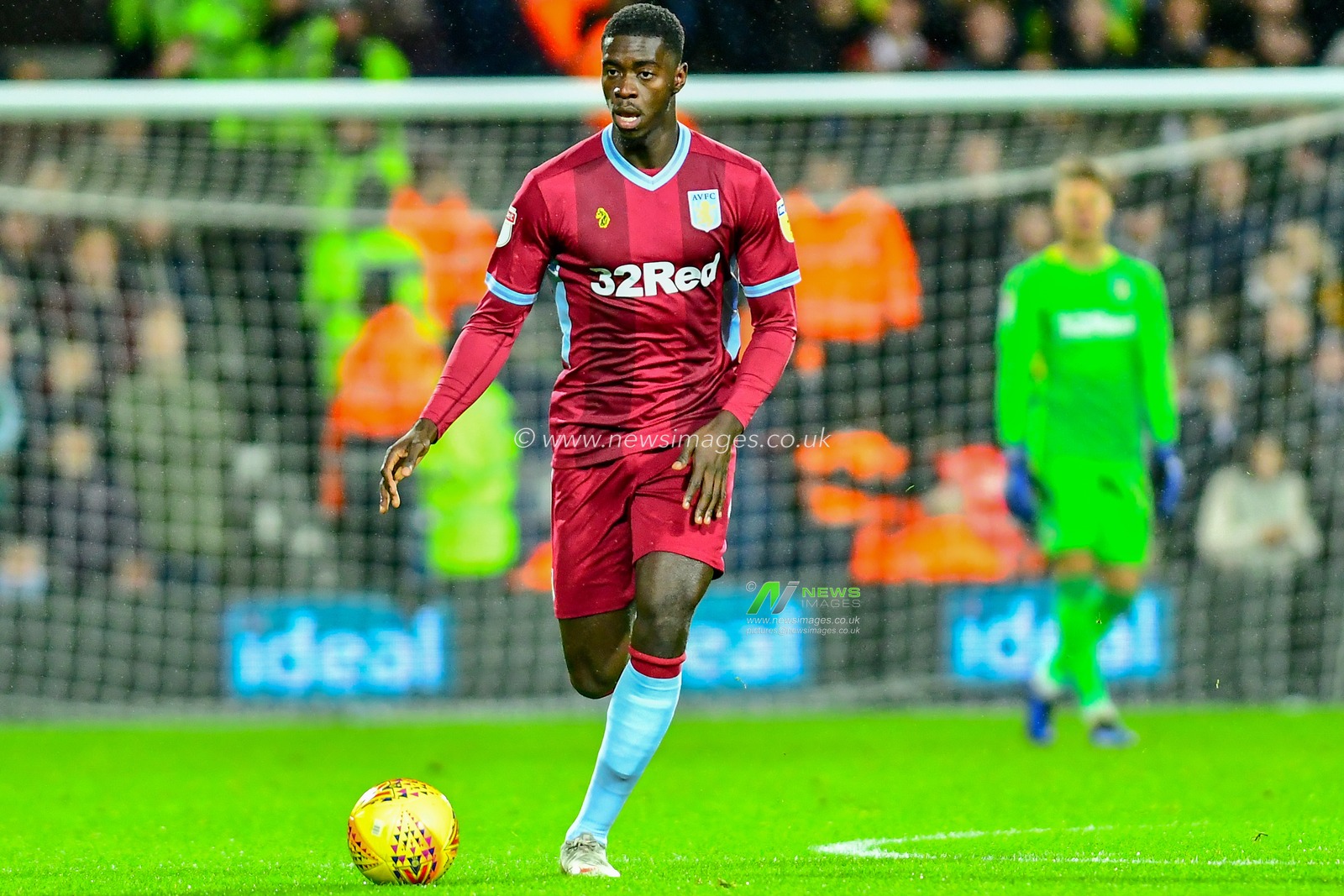 7th December 2018, The Hawthorns, West Bromwich, England; Sky Bet Championship, West Bromwich Albion v Aston Villa ; Axel Tuanzebe (04) of Aston Villa


Credit: Gareth Dalley/News Images

English Football League images are subject to DataCo Licence