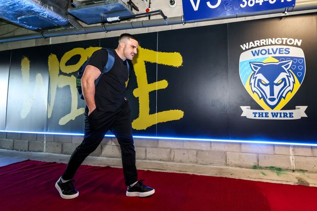 Josh Smith of Warrington Wolves arrives during the Betfred Super League Round 3 match Warrington Wolves vs Wakefield Trinity at The Halliwell Jones Stadium, Warrington, United Kingdom on 28 February 2026

(Photo by Alfie Cosgrove/News Images)