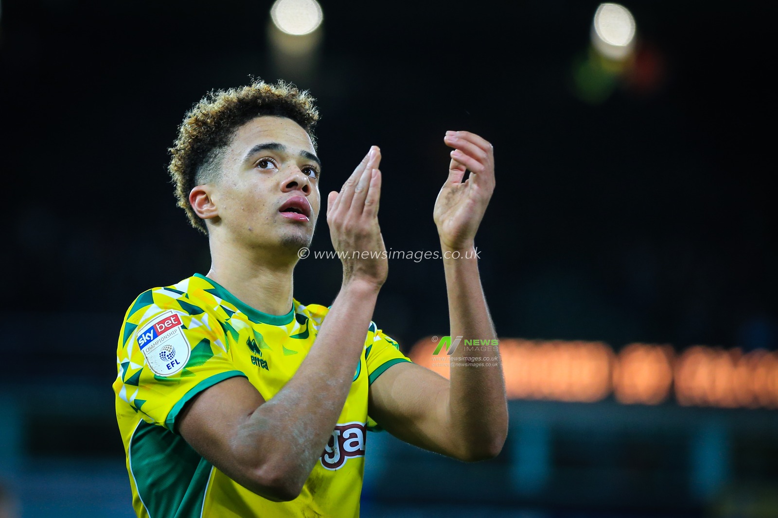 18th November 2019, Carrow Road, Norfolk, England; Sky Bet Championship, Norwich City vs Birmingham City ;  Jamal Lewis (12) of Norwich City thanks their fans following the final whistle.

Credit: Georgie Kerr/News Images

English Football League images are subject to DataCo Licence