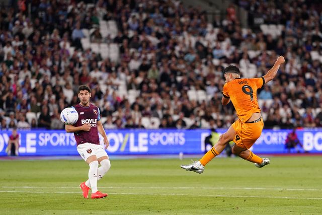 Raul Jimenez of Wolverhampton Wanderers has a shot attempt during the Sky Bet Championship match West Ham United vs Wolverhampton Wanderers at London Stadium, London, United Kingdom on 01 September 2026

(Photo by Harvey Murphy/News Images)