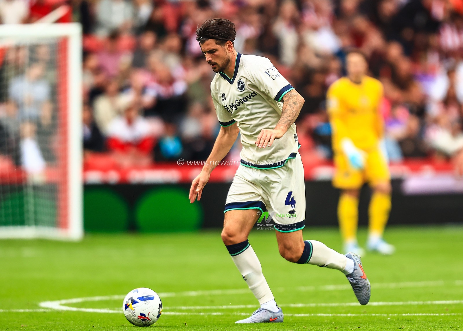 Tristan Crama of Millwall in action during the Sky Bet Championship match Sheffield United vs Millwall at Bramall Lane, Sheffield, United Kingdom, 23rd August 2025

(Photo by Richard Bierton/News Images)