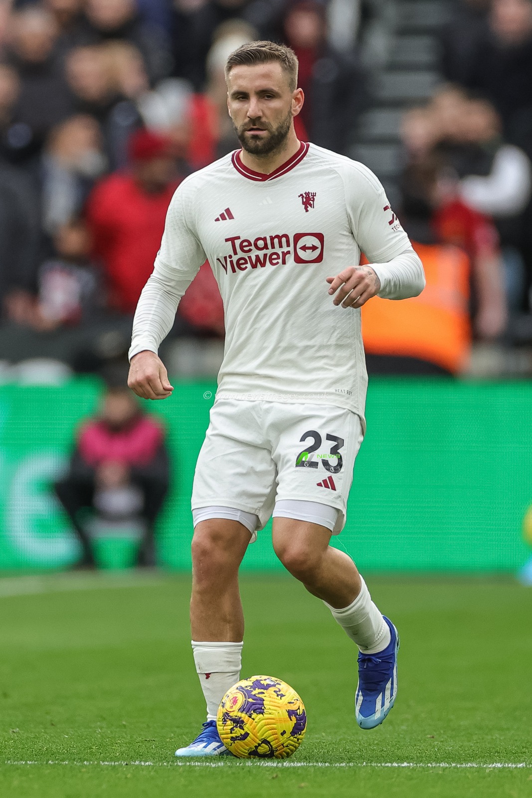 Luke Shaw of Manchester United with the ball during the Premier League match West Ham United vs Manchester United at London Stadium, London, United Kingdom, 23rd December 2023

(Photo by Mark Cosgrove/News Images)