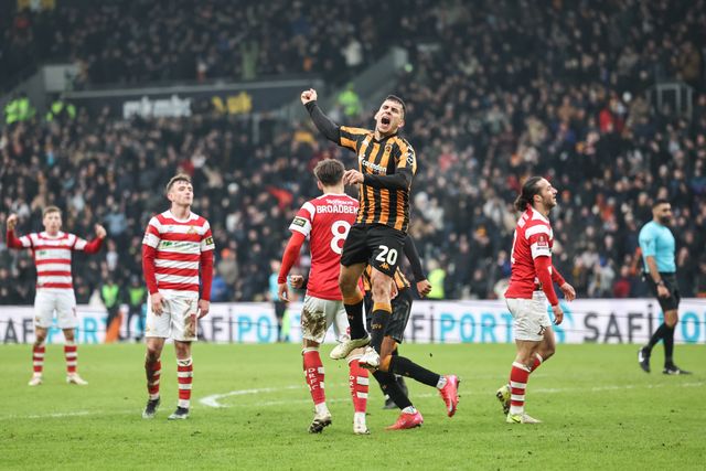 Gustavo Puerta of Hull City celebrates his goal to make it 1-1 during the Emirates FA Cup 3rd Round match Hull City vs Doncaster Rovers at MKM Stadium, Hull, United Kingdom, 12th January 2025

(Photo by Mark Cosgrove/News Images)