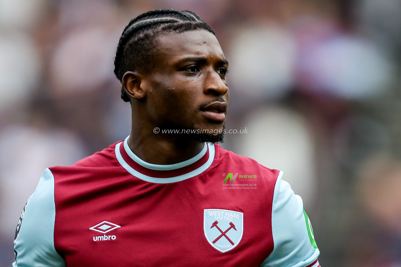 Mohammed Kudus of West Ham United lines up prior to the Premier League match West Ham United vs Nottingham Forest at London Stadium, London, United Kingdom, 18th May 2025

(Photo by Izzy Poles/News Images)