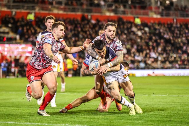 Charlie Staines of Catalans Dragons goes over for a try during the Betfred Super League match Leigh Leopards vs Catalans Dragons at Leigh Sports Village, Leigh, United Kingdom on 06 March 2026

(Photo by Alfie Cosgrove/News Images)