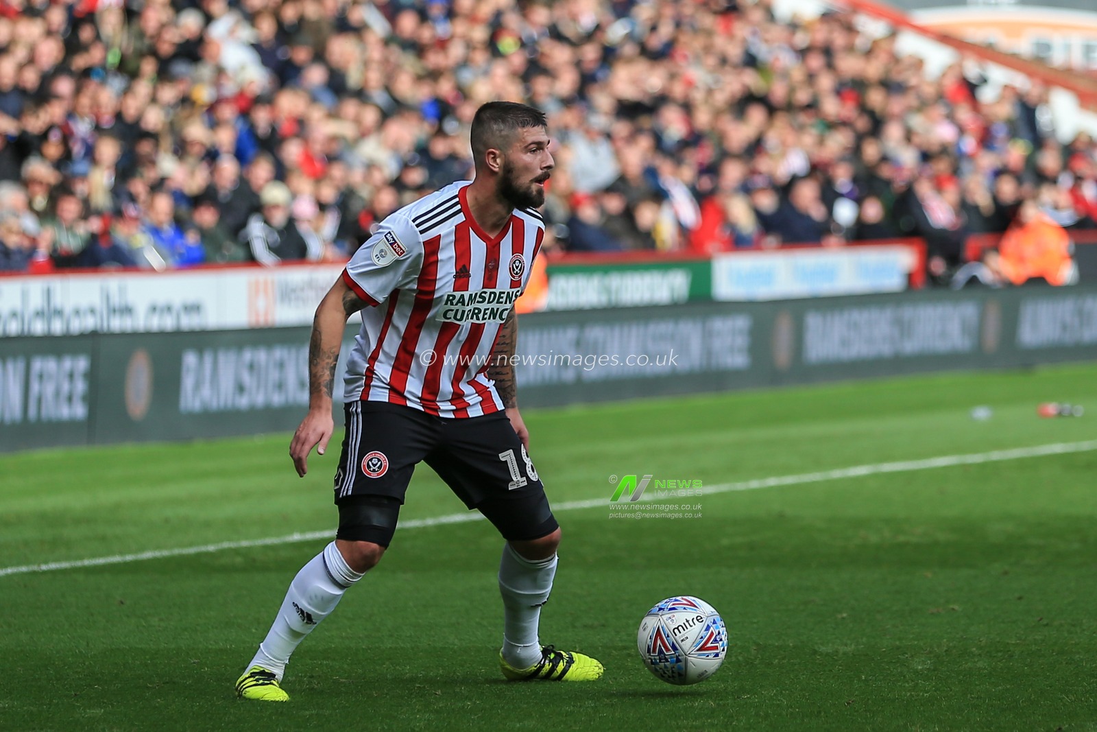 6th October 2018, Bramall Lane, Sheffield, England; Sky Bet Championship, Sheffield United v Hull City ; Kieron Freeman (18) of Sheffield United with the ball 


Credit: Mark Cosgrove/News Images