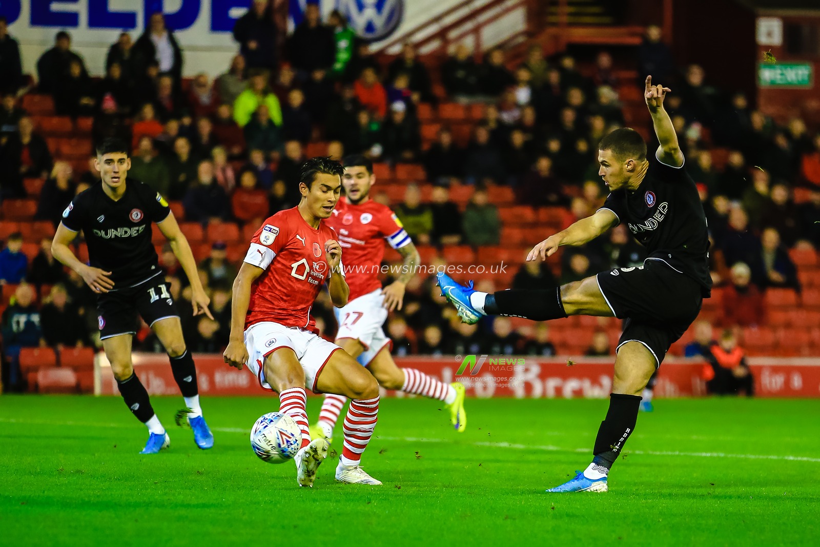 1st November 2019, Oakwell, Barnsley, England; Sky Bet Championship, Barnsley v Bristol City : Tommy Rowe (25) of Bristol City sees his early shot blocked

Credit: Craig Milner/News Images
