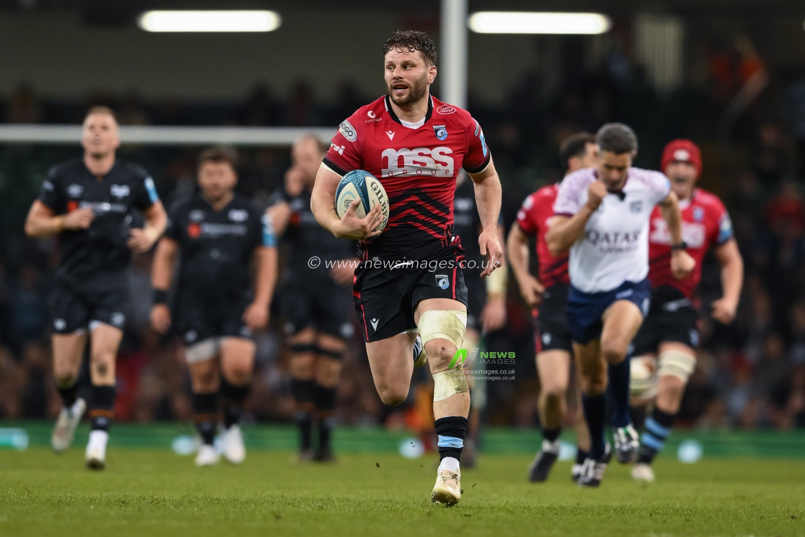 Thomas Young of Cardiff makes a break for a try during the United Rugby Championship match Ospreys vs Cardiff Rugby at Principality Stadium, Cardiff, United Kingdom, 22nd April 2023

(Photo by Craig Thomas/News Images)