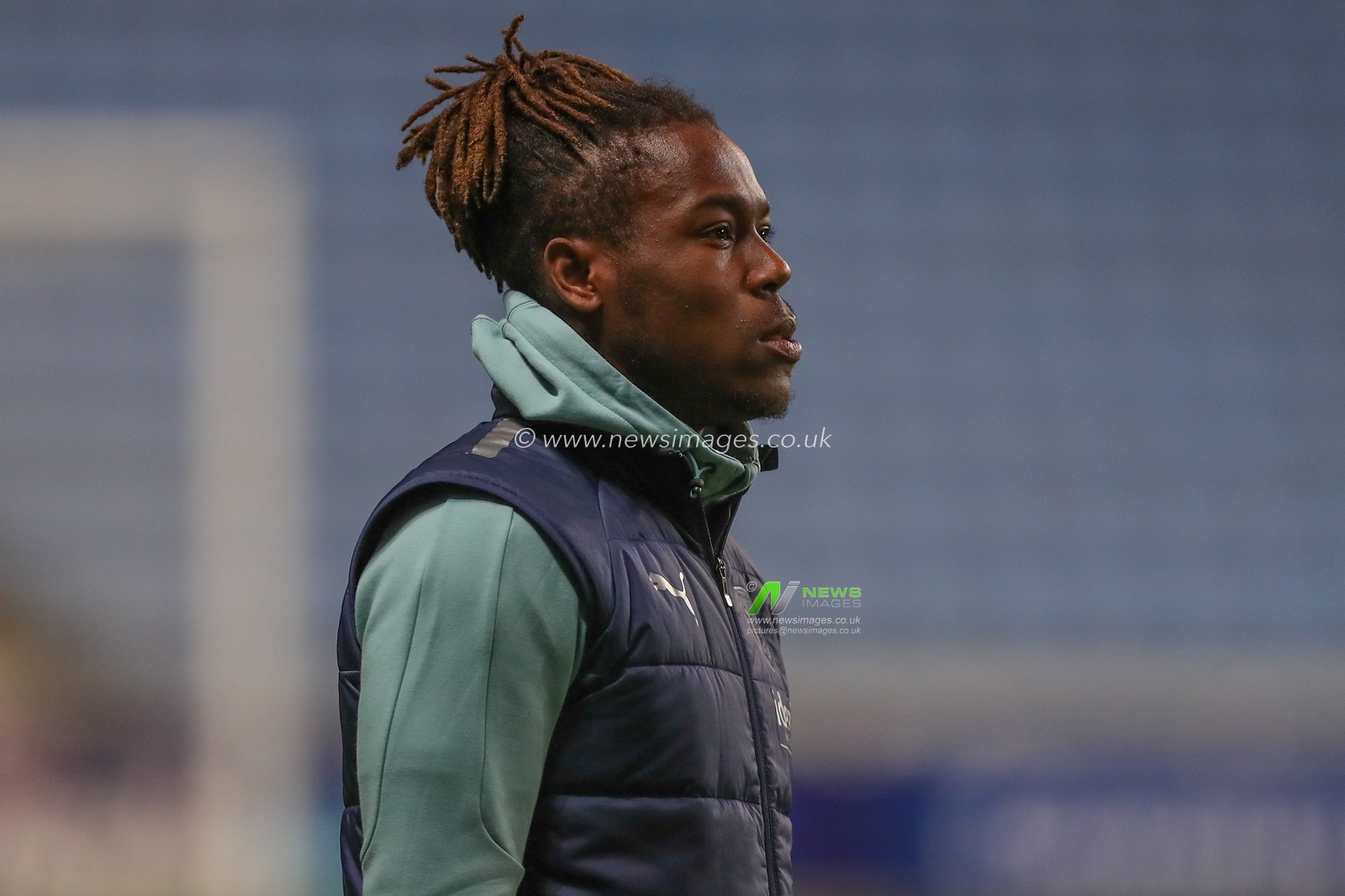 Brandon Thomas-Asante #21 of West Bromwich Albion arrives ahead of the Sky Bet Championship match Coventry City vs West Bromwich Albion at Coventry Building Society Arena, Coventry, United Kingdom, 21st December 2022

(Photo by Gareth Evans/News Images)