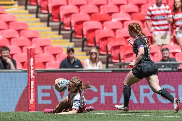 Grace Banks of Wigan Warriors goes over for a try during the Betfred Women's Challenge Cup Final Wigan Warriors vs St Helens at Wembley Stadium, London, United Kingdom on 30 May 2026

(Photo by Mark Cosgrove/News Images)