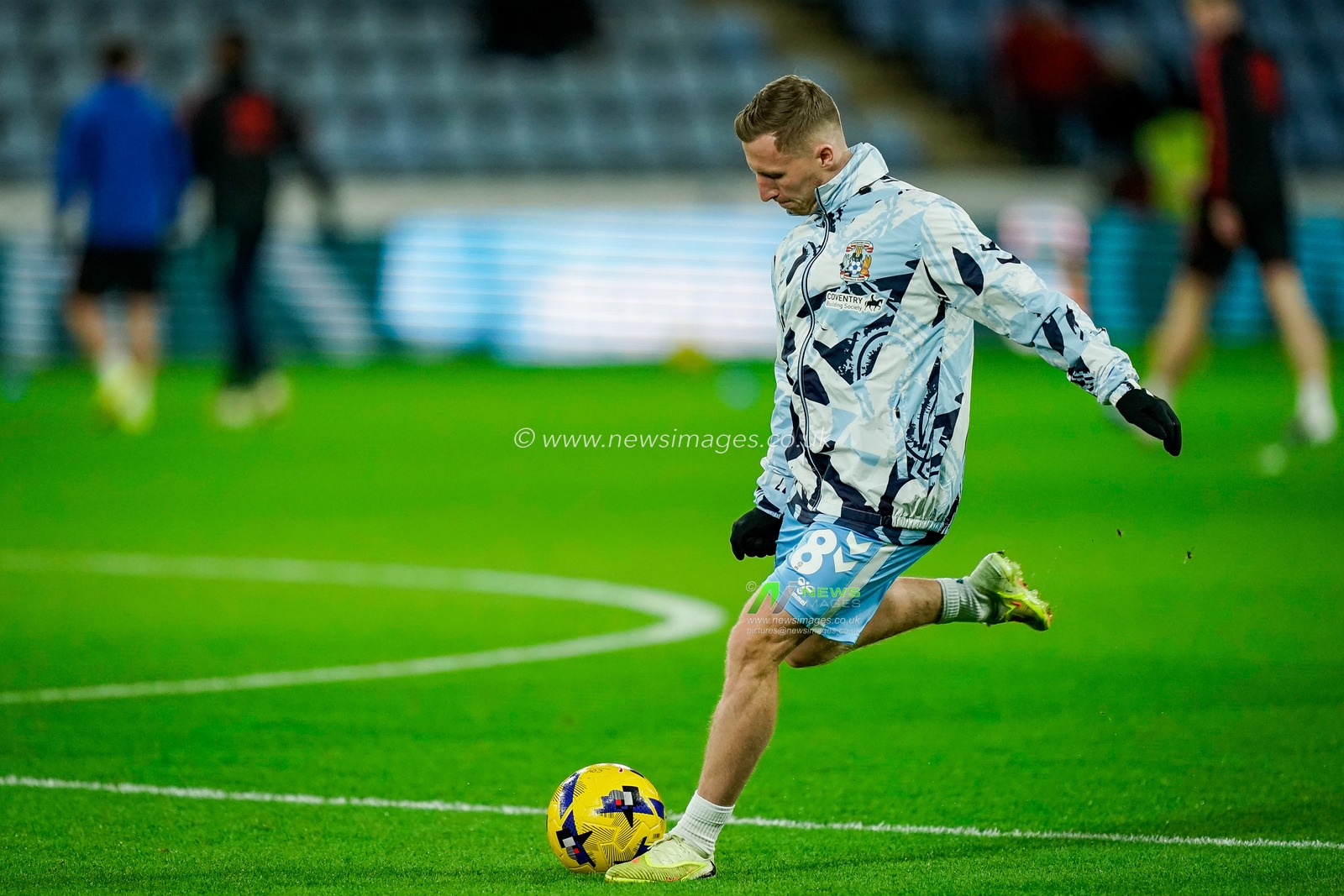 Jamie Allen of Coventry City in the pregame warmup session  during the Sky Bet Championship match Coventry City vs Millwall at Coventry Building Society Arena, Coventry, United Kingdom, 20th January 2026

(Photo by Maynard Manyowa/News Images)