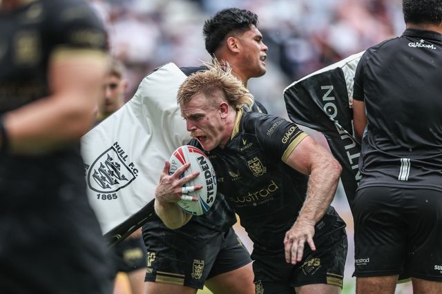 Brad Fash of Hull FC during pre-game warm up during the Betfred Super League Round 19 match Wigan Warriors vs Hull FC at The Brick Community Stadium, Wigan, United Kingdom, 19th July 2025

(Photo by Alfie Cosgrove/News Images)