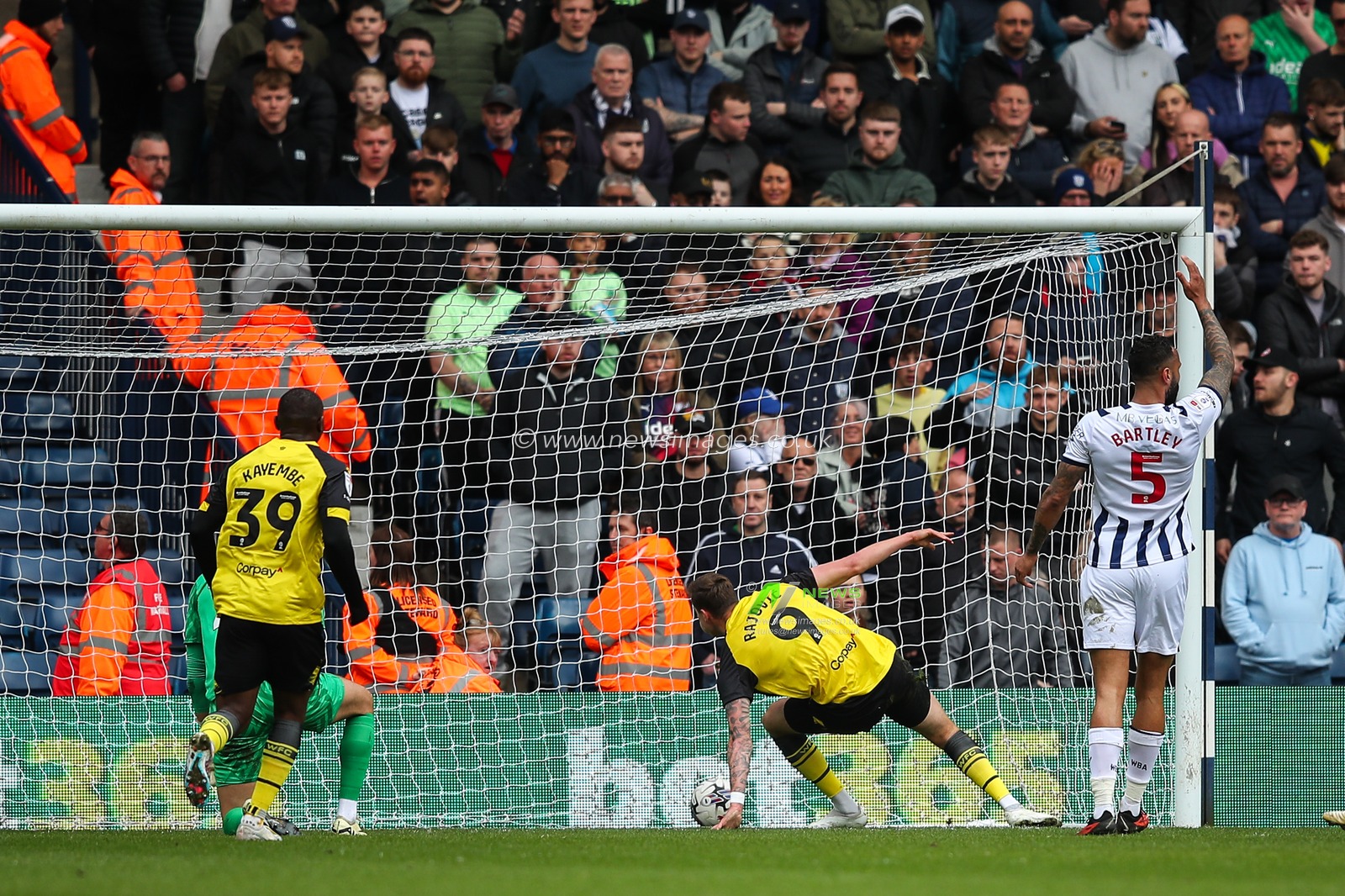 Mileta RajoviÄ‡ of Watford  scores a goal to make it 0-2 during the Sky Bet Championship match West Bromwich Albion vs Watford at The Hawthorns, West Bromwich, United Kingdom, 1st April 2024

(Photo by Gareth Evans/News Images)