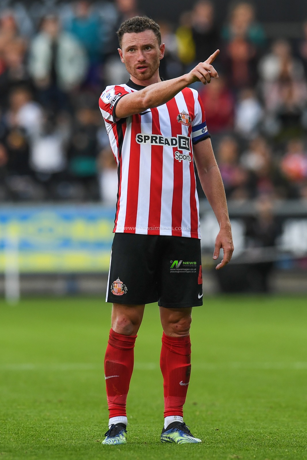 Corry Evans #4 of Sunderland during the Sky Bet Championship match Swansea City vs Sunderland at Swansea.com Stadium, Swansea, United Kingdom, 8th October 2022

(Photo by Mike Jones/News Images)