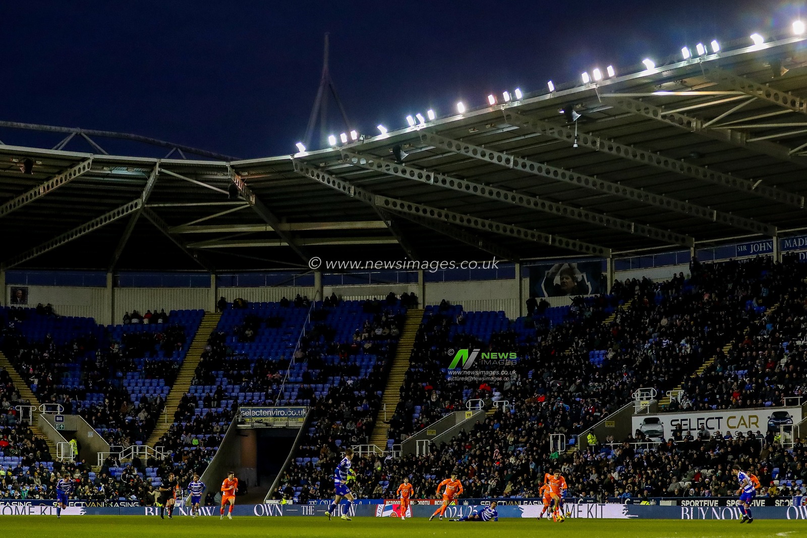 A general view of the Sky Bet League 1 match Reading vs Blackpool at Select Car Leasing Stadium, Reading, United Kingdom, 14th December 2024

(Photo by Izzy Poles/News Images)
