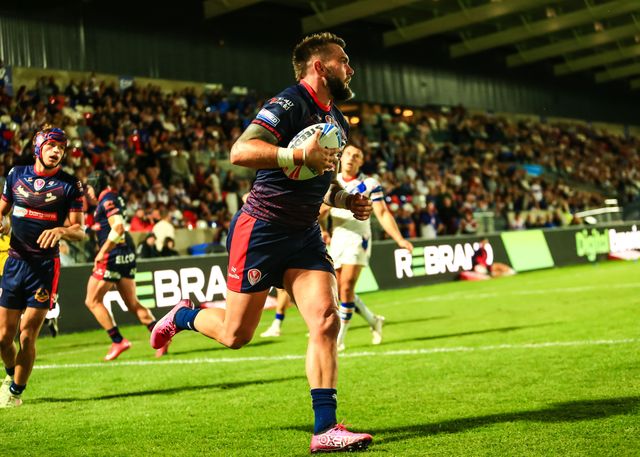 Kyle Feldt of St. Helens scores a try during the Betfred Super League round 21 match Wakefield Trinity vs St Helens at DIY Kitchens Stadium, Wakefield, United Kingdom, 8th August 2025

(Photo by Richard Bierton/News Images)