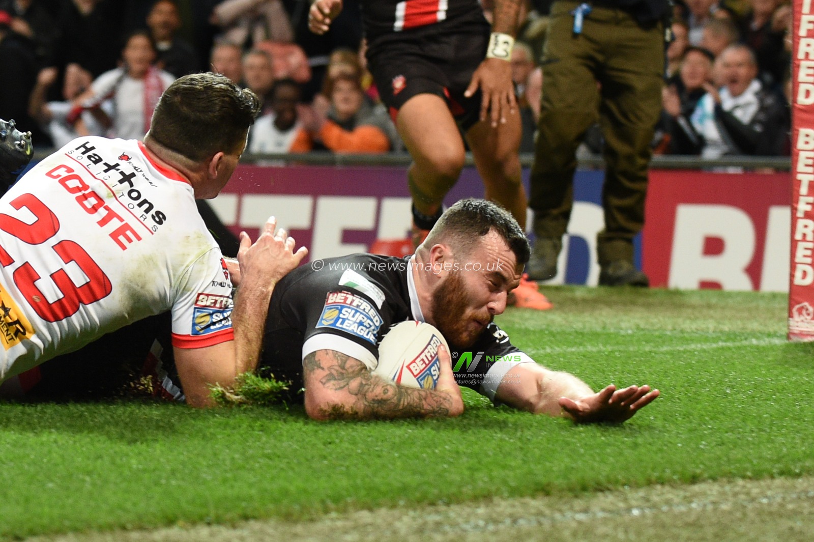 12th October 2019, Old Trafford, Manchester, England; The Grand Final 2019, Saint Helens v Salford Red Devils : Jake Bibby (5) of Salford Red Devils scores Salfords 1st try

Credit: Richard Long/News Images