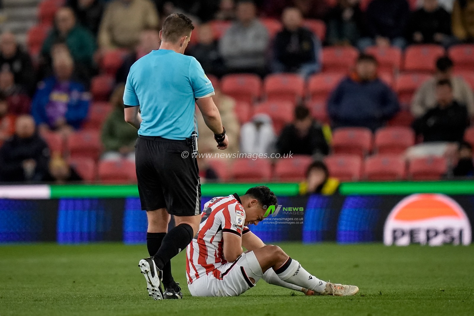 Million Manhoef of Stoke City goes down injuredduring the Sky Bet Championship match Stoke City vs Millwall at Bet365 Stadium, Stoke On Trent, United Kingdom on 21 April 2026

(Photo by Maynard Manyowa/News Images)