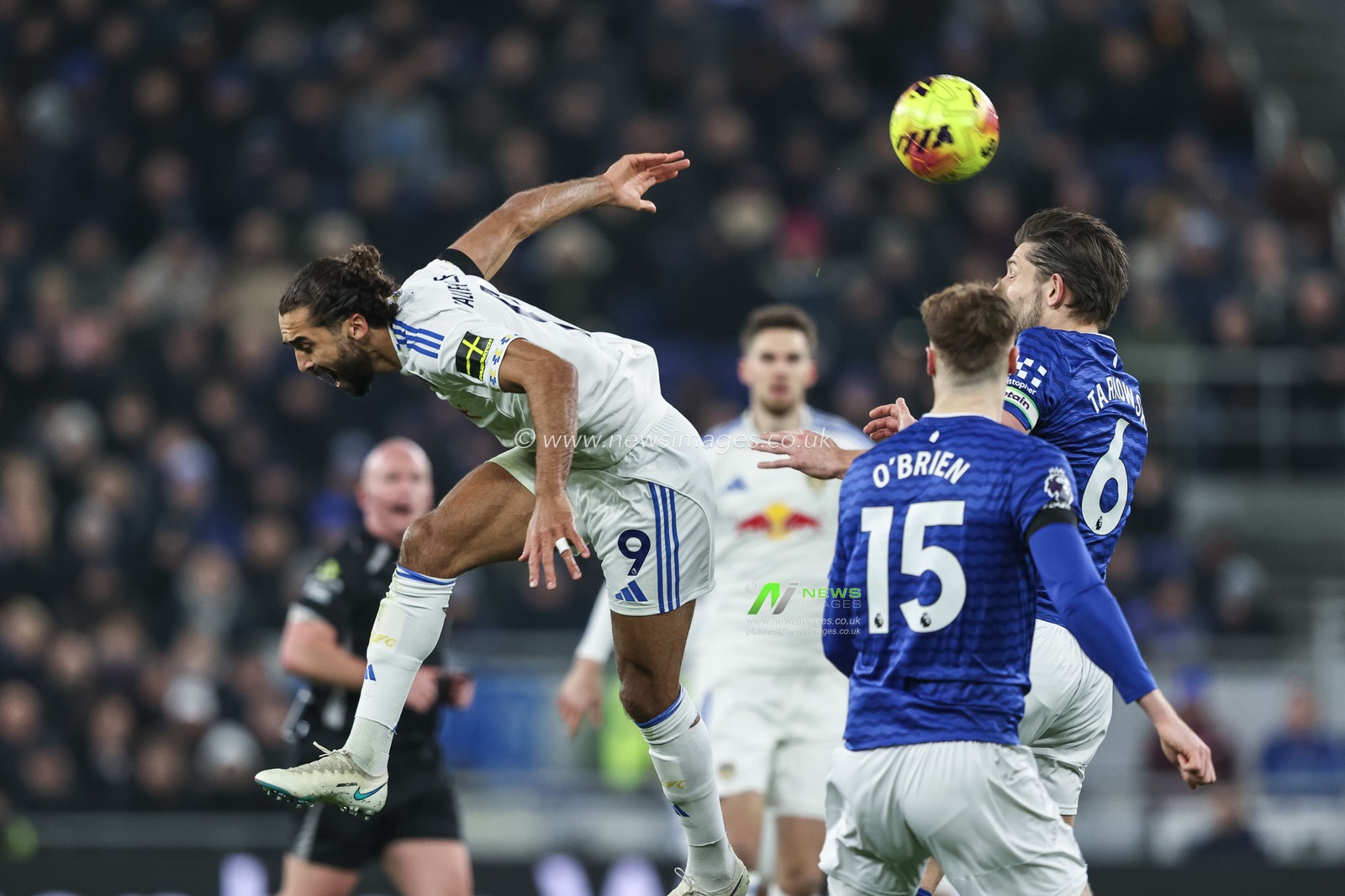 Dominic Calvert-Lewin of Leeds United fails to connect with the ball during the Premier League match Everton vs Leeds United at Hill Dickinson Stadium, Liverpool, United Kingdom, 26th January 2026

(Photo by Alfie Cosgrove/News Images)