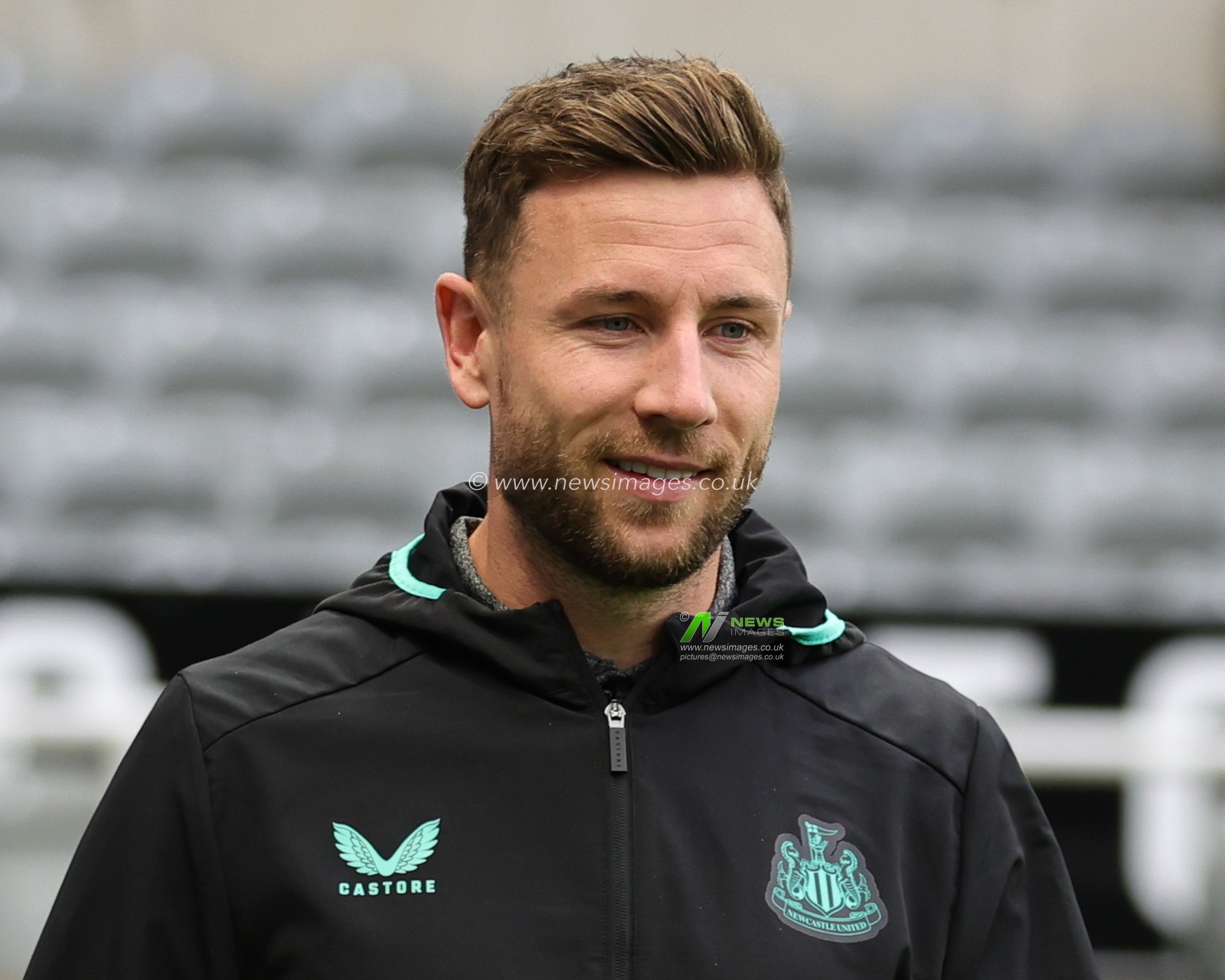 Paul Dummett #3 of Newcastle United arrives during the Carabao Cup Third Round match Newcastle United vs Manchester City at St. James's Park, Newcastle, United Kingdom, 27th September 2023

(Photo by Mark Cosgrove/News Images)