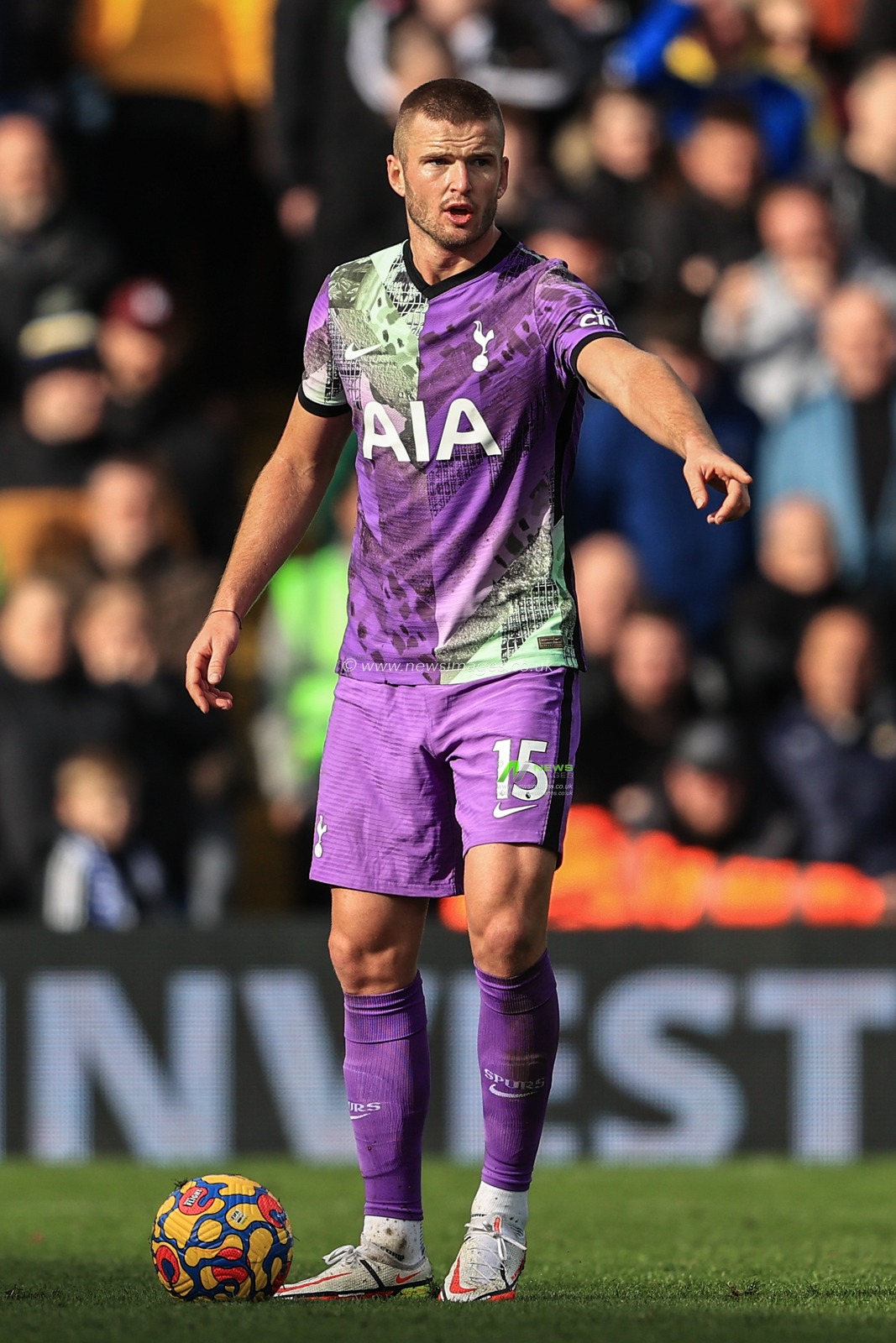 Eric Dier #15 of Tottenham Hotspur gives his team instructions