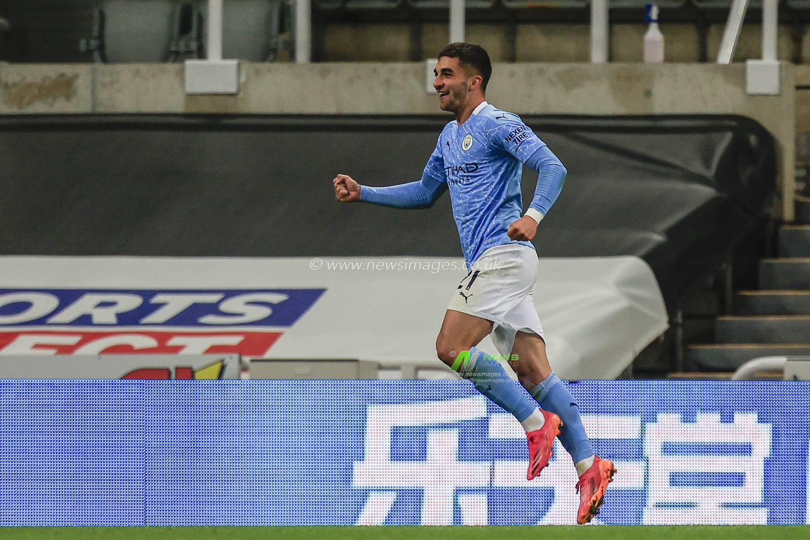 FerrÃ¡n Torres #21 of Manchester City celebrates his goal to make it 3-4