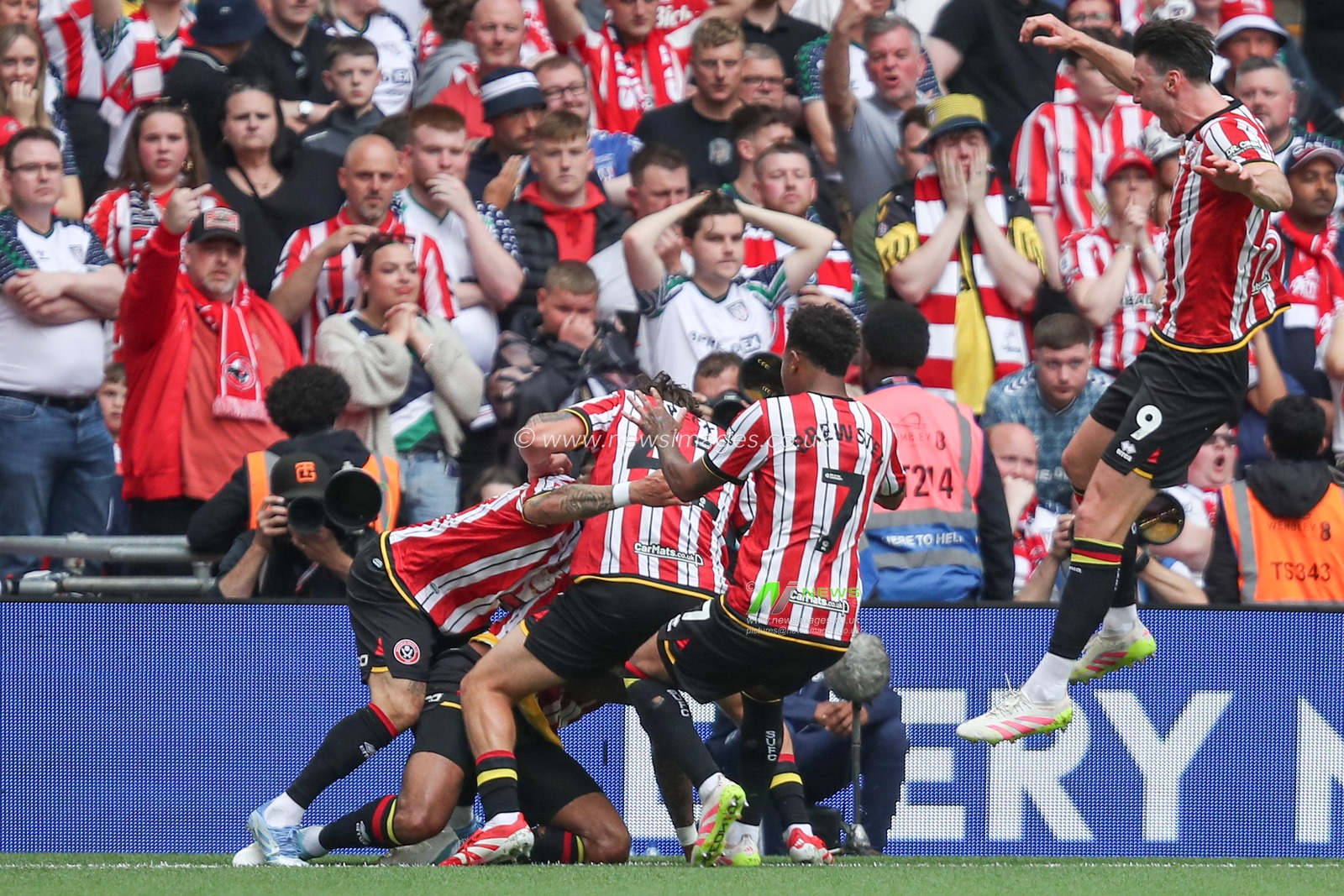 Tyrese Campbell of Sheffield United celebrates after making it 1-0 during the Sky Bet Championship Playoff Final match Sheffield United vs Sunderland at Wembley Stadium, London, United Kingdom, 24th May 2025

(Photo by Izzy Poles/News Images)